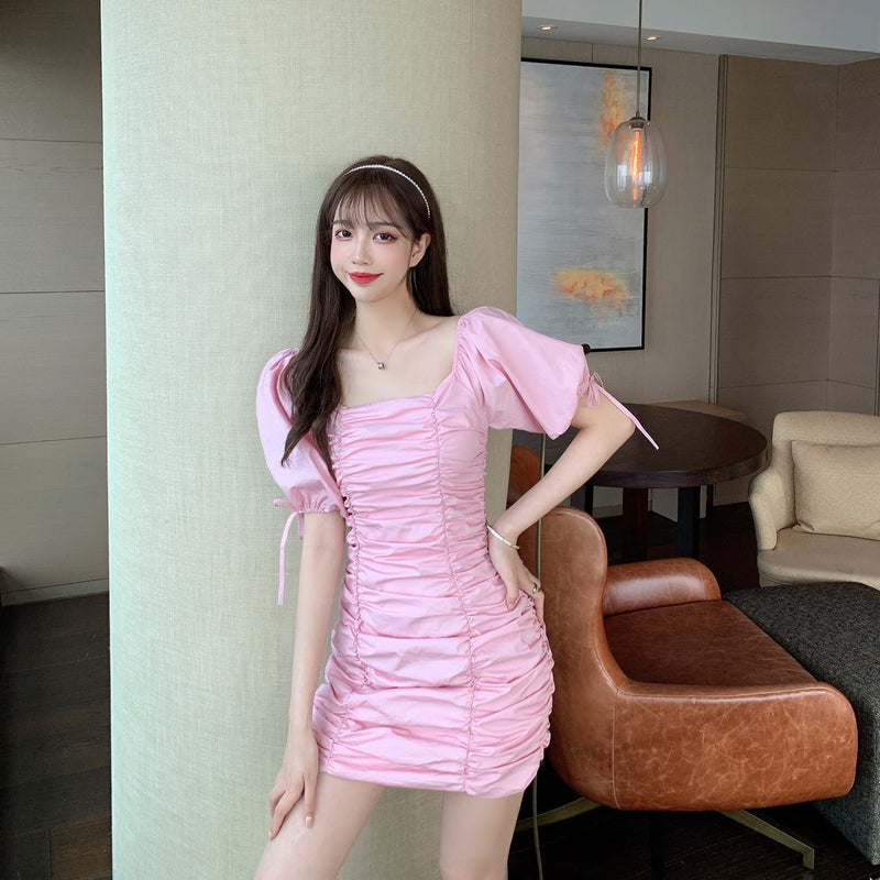 Slim-fit pleated dress