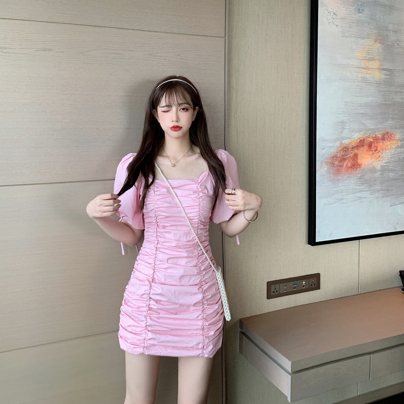 Slim-fit pleated dress
